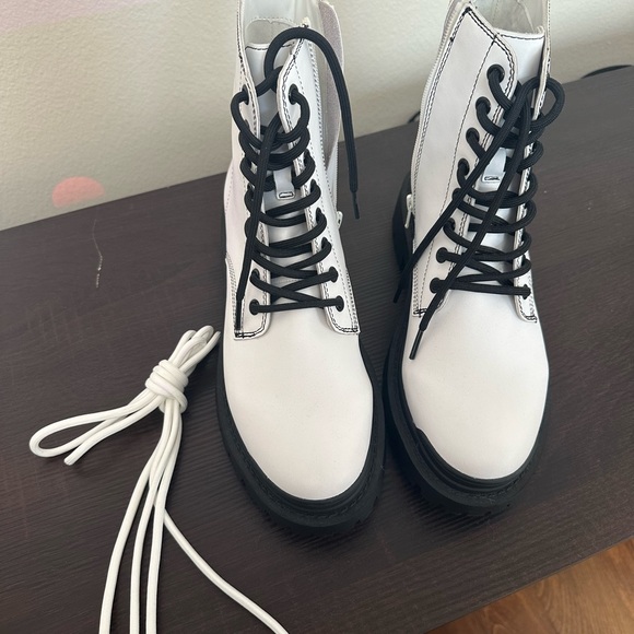 NEW Aqua White Leather Combat Boots - Picture 9 of 9
